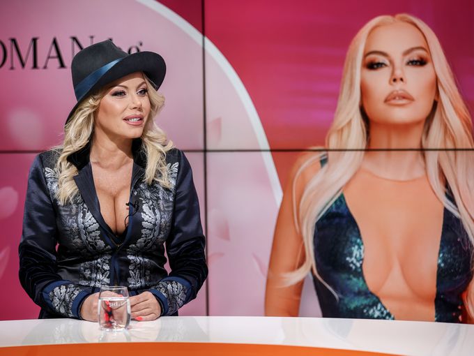 Певицата Камелия: Благодарна съм за всичко в живота си. Светът е едно прекрасно място (видео)