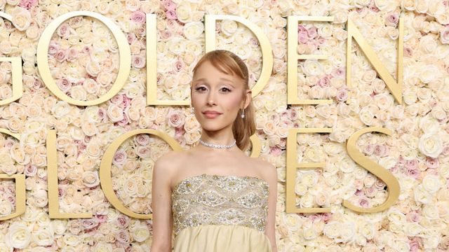 Ариана Гранде в ретро рокля в Givenchy; Снимка: Getty Images