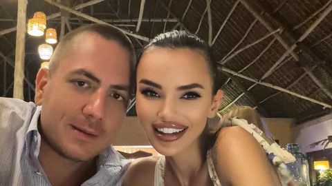 отново знае как да бъде във фокуса на вниманието този