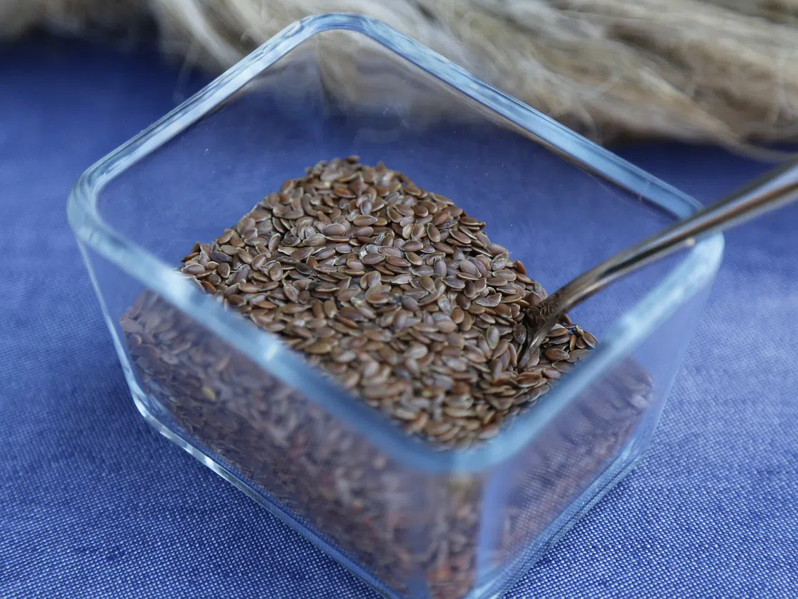 Как да приготвим ленено семе за отслабване, здраве на стомаха и косата