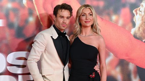 Кейт Касиди приятелката на покойния певец Лиъм Пейн сподели снимки