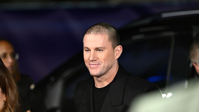 Чанинг Тейтъм на червения килим за премиерата на "Покривният човек" през октомври 2025