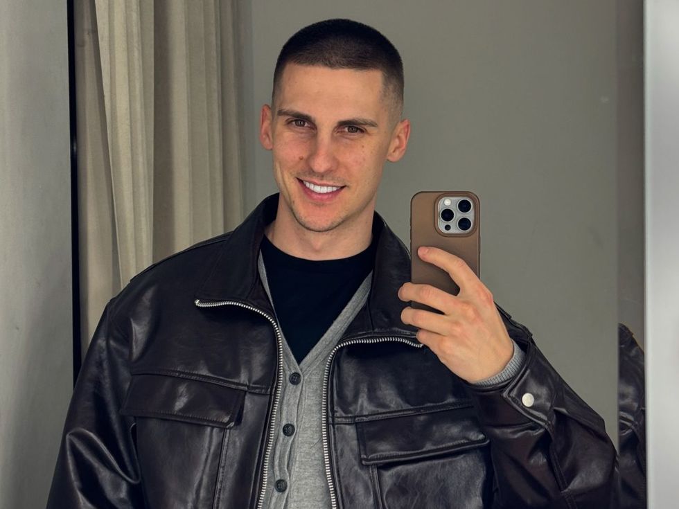 На сцена: Ергенът Петър Данов ще играе комедийна пиеса заедно с познати лица