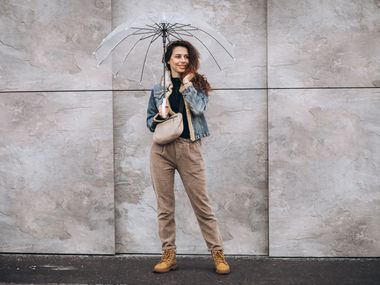 Синьото вече не е на мода: 5 цвята дънки, които всяка елегантна жена ще носи тази пролет