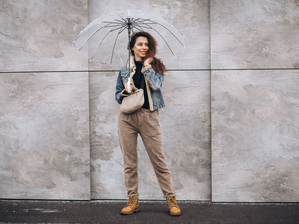 Синьото вече не е на мода: 5 цвята дънки, които всяка елегантна жена ще носи тази пролет