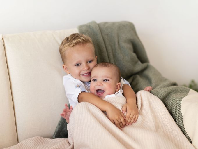 Добра новина: След шокиращия случай децата от Ямбол получиха нов дом