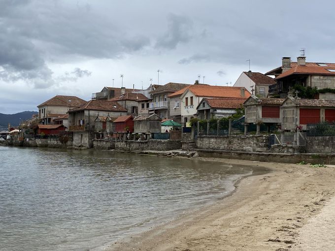 Най-подценяваната дестинация в Испания: Малко крайбрежно градче с таен остров