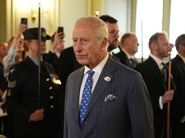 Критична точка: Чарлз III е в тежка дилема, излязоха ужасяващи тайни за Епстийн и принц Андрю