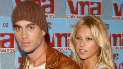 Анна Курникова и Енрике Иглесиас вече официално са шестчленно семейство