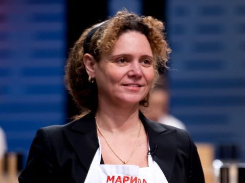 Мариела Нордел оцеля в падащ самолет, сприятелява се с братовчедка на Уитни Хюстън