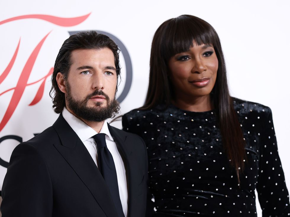 Винъс Уилямс взриви мрежата с горещи кадри от годежа си с по-младия Андреа Прети (Снимки)