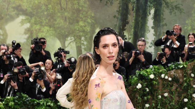 Ребека Хол в Danielle Frankel; Снимка: Getty Images
