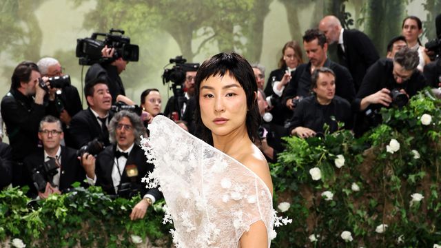 Грета Лий в Loewe; Снимка: Getty Images