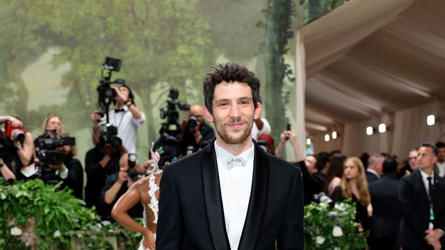 Джош О'Конър в Loewe; Снимка: Getty Images