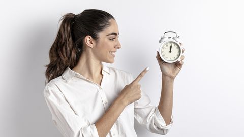 На 26 октомври 2025 г. (неделя), в 04:00 ч. сутринта,