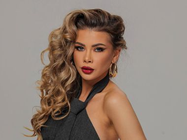 Край на догадките: Виктор и Кристина от "Ергенът: Любов в рая" показаха любовта си пред всички (Снимки)