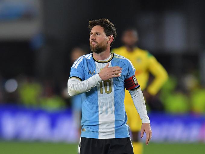 „Gracias, Leo“: Аржентина се сбогува със своя герой, а Меси не скри сълзите си (Снимки и Видео)