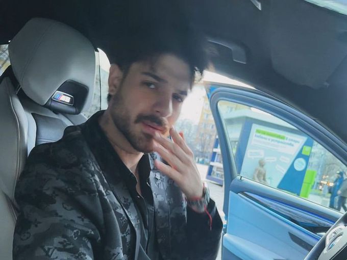 Емрах се фука с ново мощно возило, отвърна на хейтърите: Не съм правил гонка, просто се забавлявах!