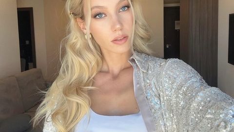 Моделът от Чехия Натали Пушкинова е новата носителка на