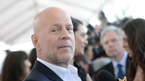 – човекът който ни научи че героите не умират лесно