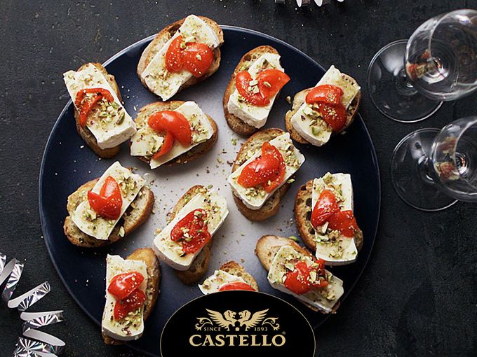 Кростини с бри Castello®