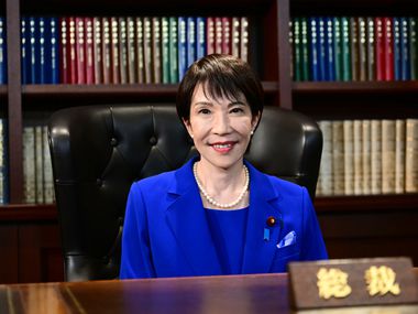 Новата Желязна лейди: Коя е и как се облича първата жена премиер в историята на Япония