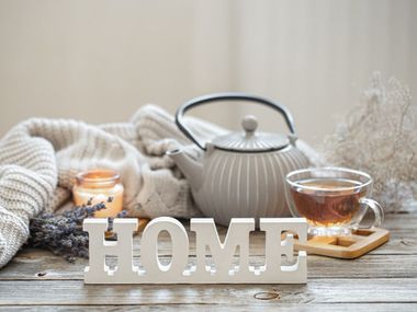 Хюга през зимата: Как малките ритуали превръщат студените дни в топло убежище за тялото и ума