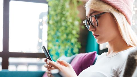 Манипулаторите особено обичат цифровата комуникация — тук могат внимателно да