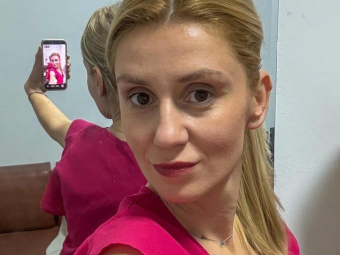 Ива Папазова показа гардероба си: Малко дрехи, по-малко чудене какво да облека