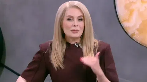 Телевизионната водеща Венета Райкова предизвика истински фурор в социалните мрежи