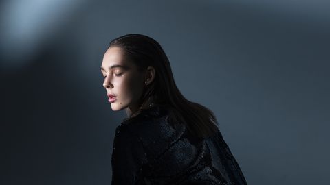 Понякога някой напуска живота ни Но не напуска умовете ни