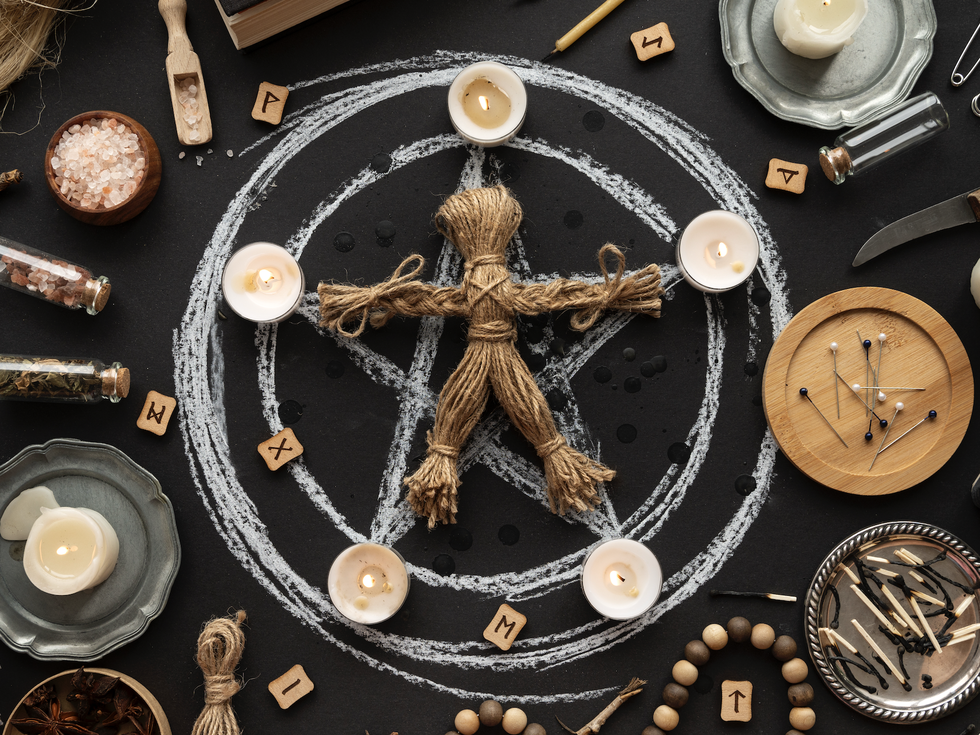 Как да разберете дали в дома ви има прокълнат предмет и как да се отървете от него?