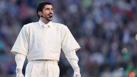 От малък карибски остров със сложна колониална история до световната