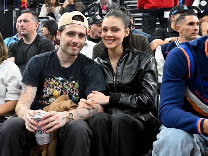 Нова стъпка напред, стари рани назад: Бруклин Бекъм и Никола Пелц планират да осиновят дете