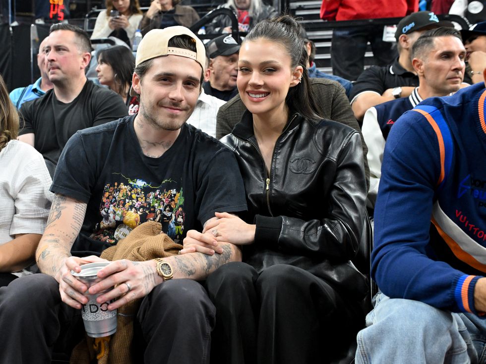 Нова стъпка напред, стари рани назад: Бруклин Бекъм и Никола Пелц планират да осиновят дете