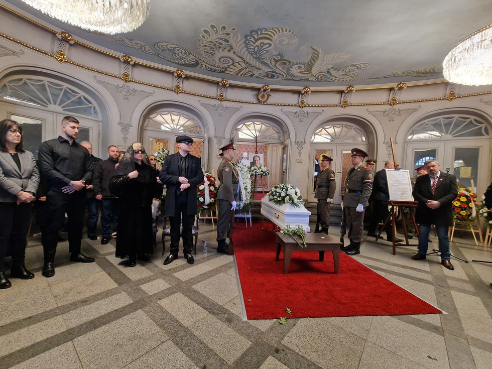 Дълбок поклон: България изпраща Михаил Белчев по последния му земен път (Снимки)