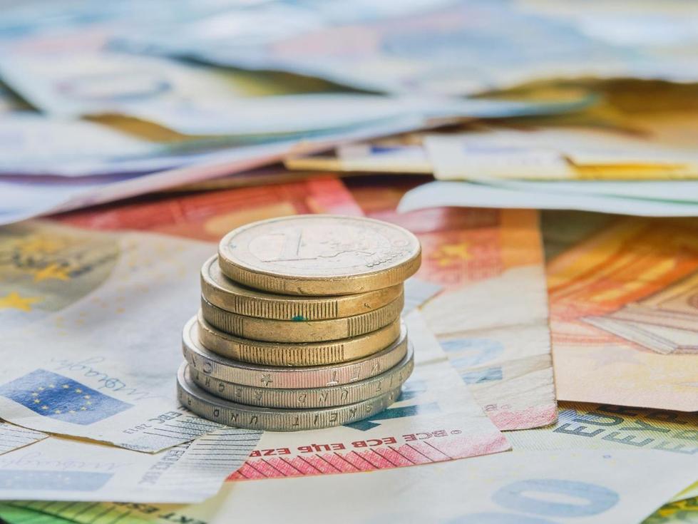 От днес, 9 август, цените в магазините остават само в евро