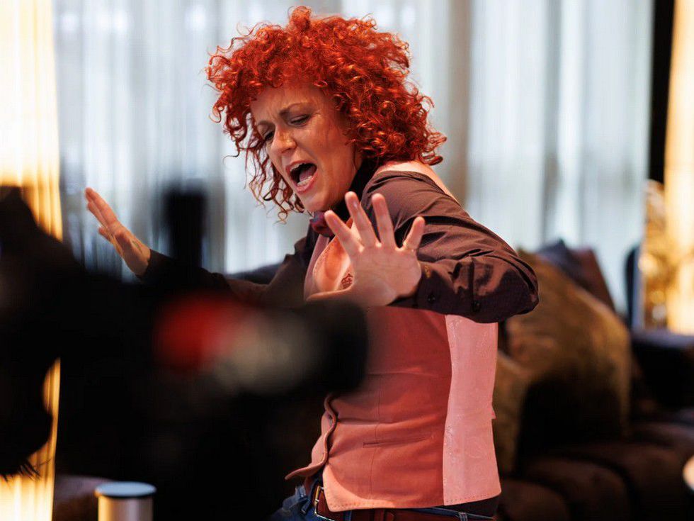 Люси Дяковска обяви официално връзката си с 33-годишна известна китаристка