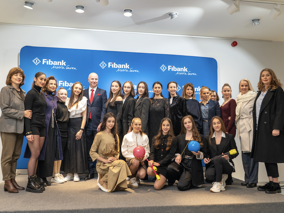 Fibank представи традиционния си благотворителен календар в подкрепа на художествената гимнастика