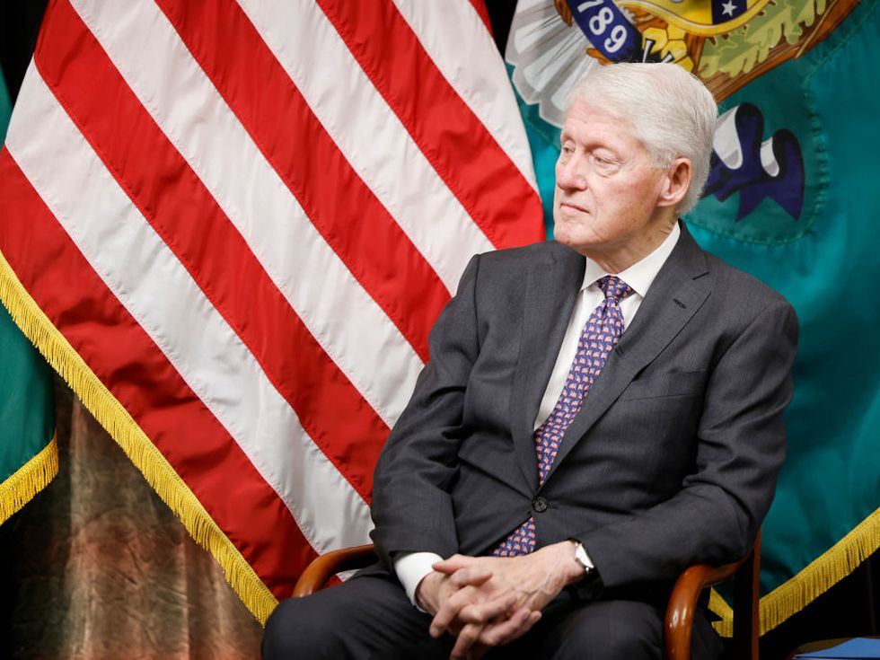 Бил Клинтън има тревожни здравословни проблеми, предполага се, че страда от Паркинсон