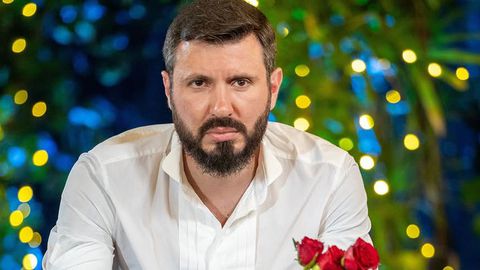 Мартин Николов известен още като Елвиса изживява не само любовно