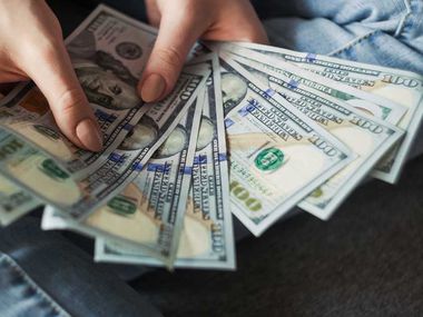 Извор на пари: Само 3 зодии ги очаква богатство преди Великден