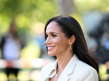 Снимка с Меган Маркъл срещу 1400 паунда: Херцогинята кани на луксозен "момичешки уикенд" с беседа и духовни практики