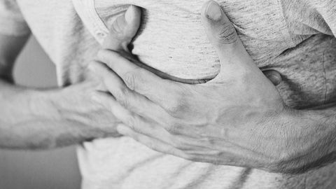 Всички знаем че разбитото сърце боли много Безброй книги песни