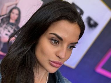 Ивка Бейбе се самоопредели като "глупаво наивна" след историята ѝ с Евгени Генчев