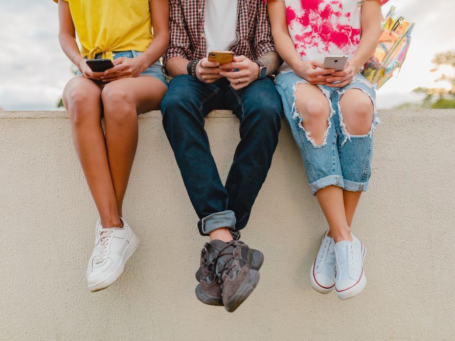 Австралия стана първата страна в света, която забрани социалните мрежи за деца под 16 години – до какво може да доведе това?