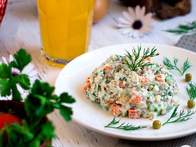 Руската салата: Или как един от най-известните кулинарни шедьоври обърка целия свят