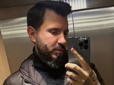 Мартин Елвиса забранил на гаджето си да качва негови снимки