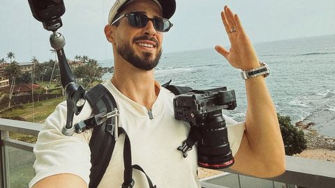 Наум Шопов сподели че вече две седмици е сам в