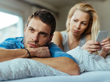 Докато тя пести за децата им, той харчи 50 000 долара за любовницата си: История за изневяра, предателство и разбито доверие